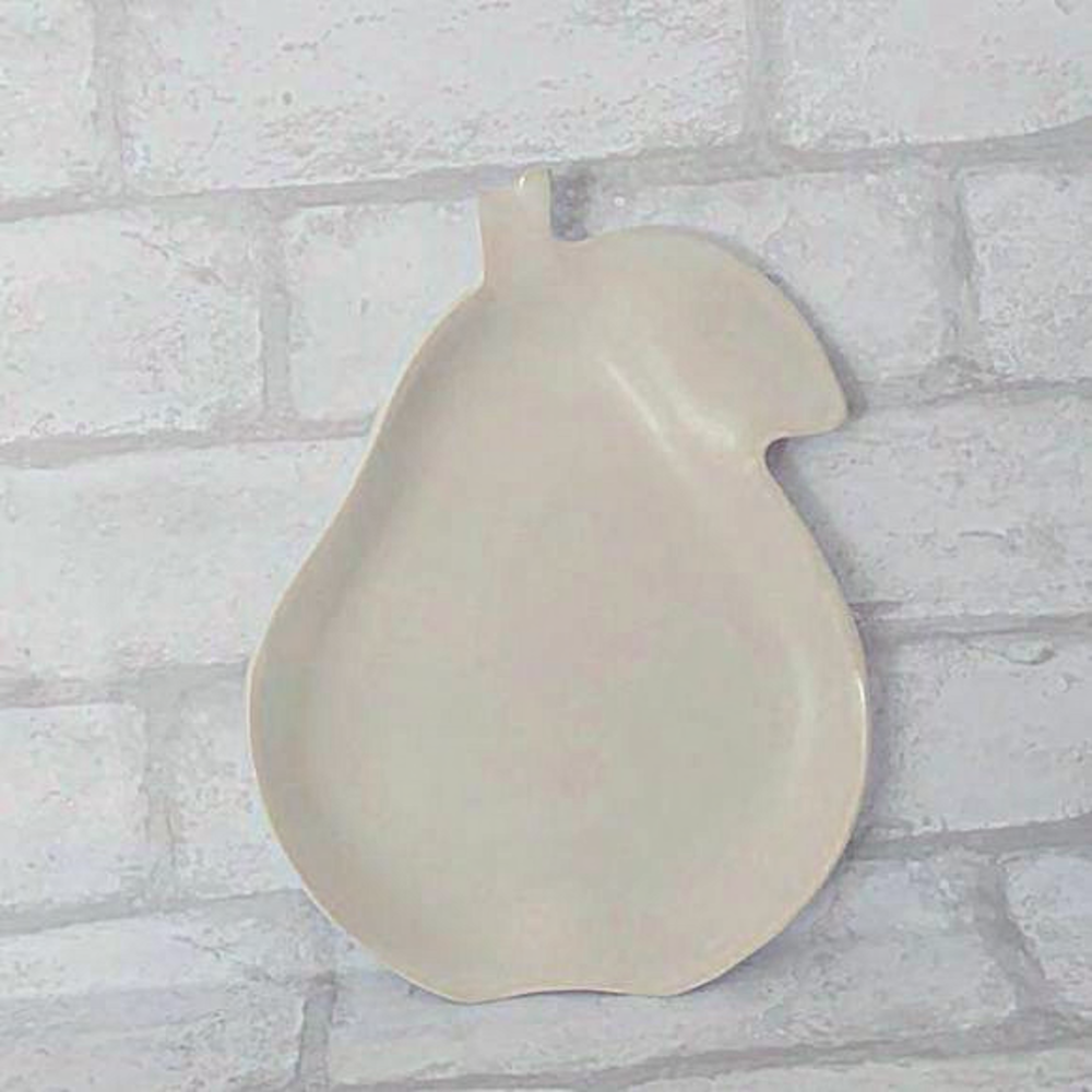 Ceramic pear 🍐 plate made by‎ Ashworth